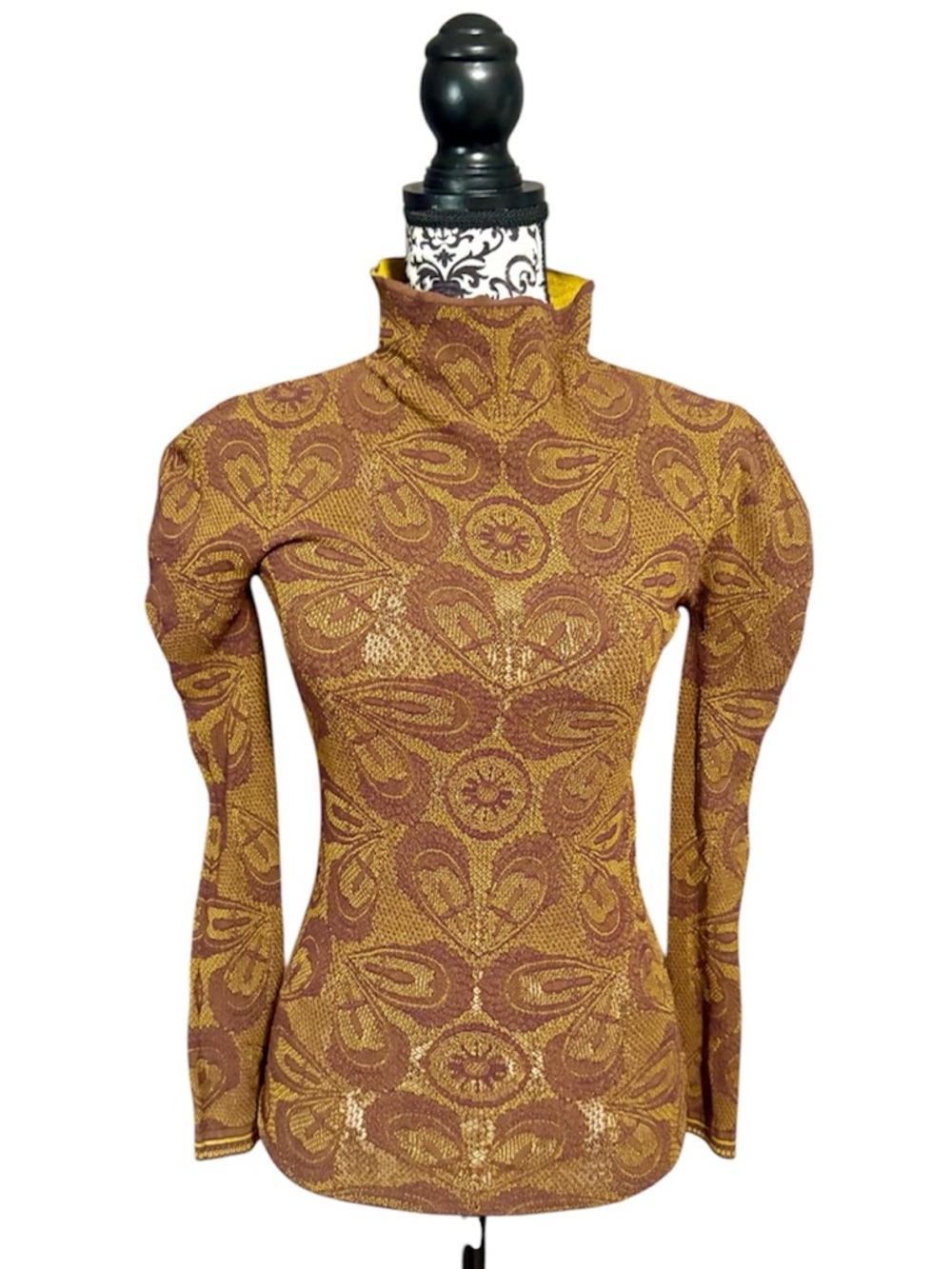 M. & KYOKO Reversible Unique Pattern Knit Turtleneck Sweater in Mustard & Rust